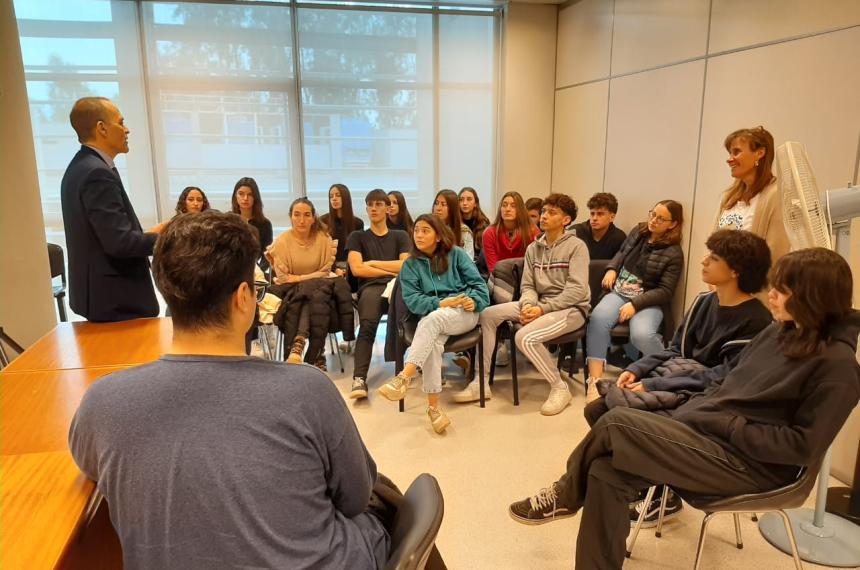 Educacioacuten  Justicia- tres colegios presenciaron un juicio