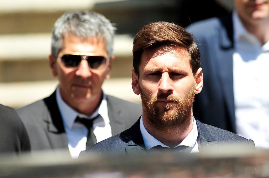 Jorge Messi se reunioacute con Laporta y aseguroacute que Leo quiere volver a Barcelona