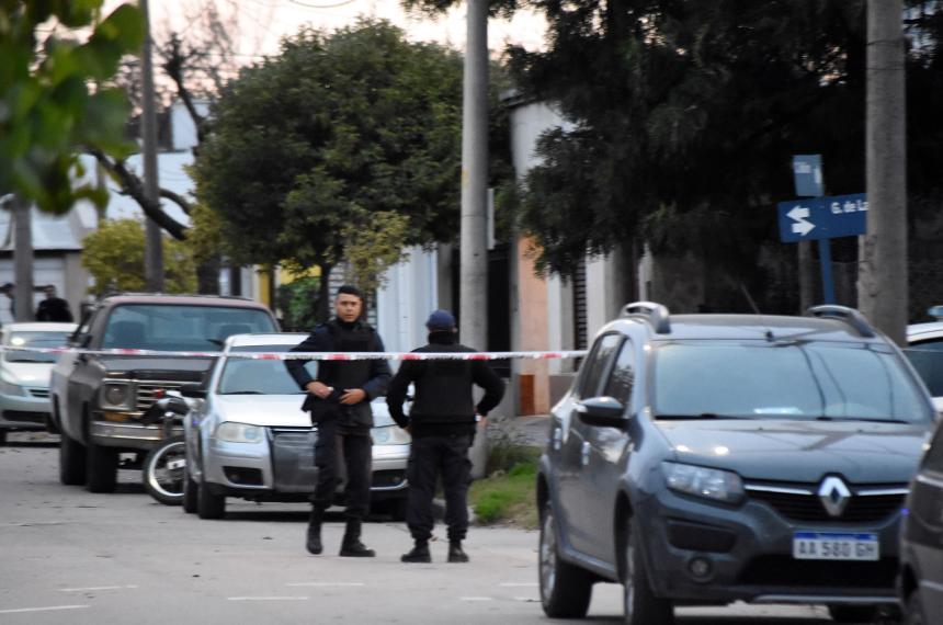 Tensioacuten por un atrincherado en barrio Aeropuerto