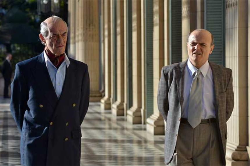 Jean Pierre Noher es De la Ruacutea en Diciembre 2001 la serie