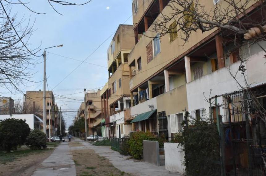 Barrio Riacuteo Atuel- advierten por derrumbes y peligran medidores de gas