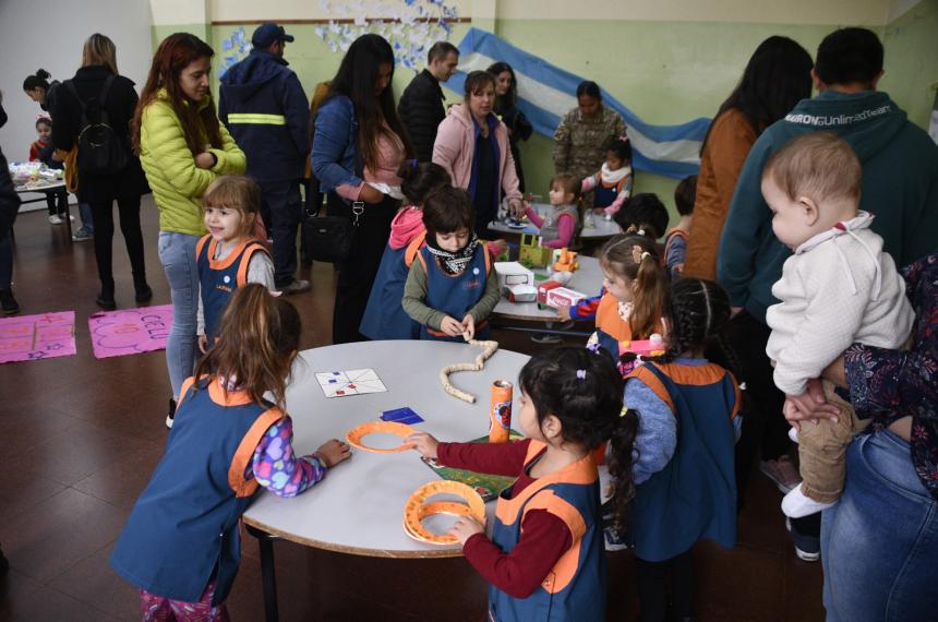 Maacutes de 200 escuelas participaron de la Feria Institucional de Ciencias