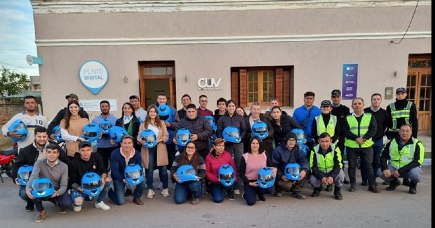 Entregaron cascos en Lonquimay por la Semana Nacional de la Seguridad Vial