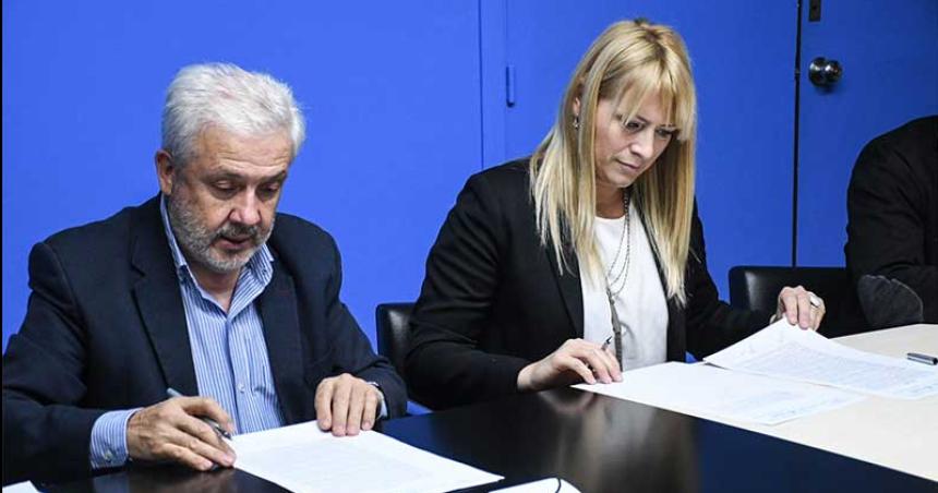 Firmaron convenio para limpieza y mantenimiento de canales pluviales