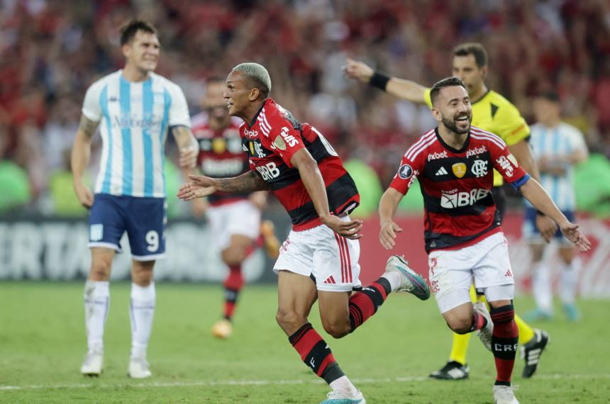Racing cayoacute ante Flamengo