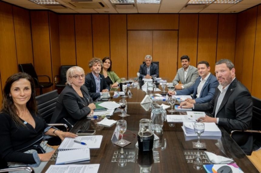 ENACOM formalizoacute su advertencia por las amenazas de Telecom