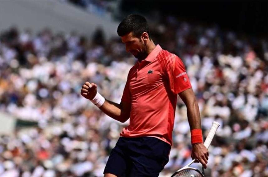 Novak Djokovic vencioacute a Carlos Alcaraz y estaacute en la final del Roland Garros