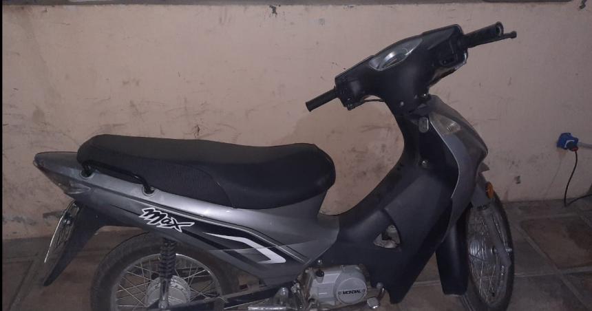 Llevaba de tiro una moto robada