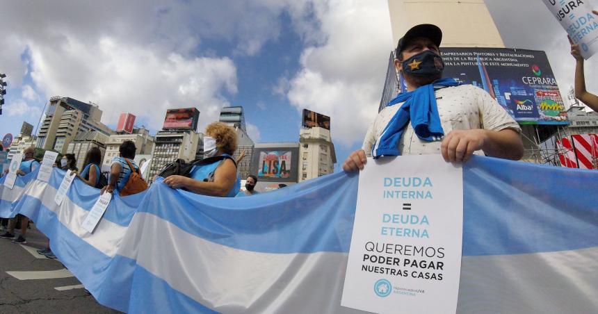 Hipotecados UVA contra los bancos por una ley donde siguen ganando