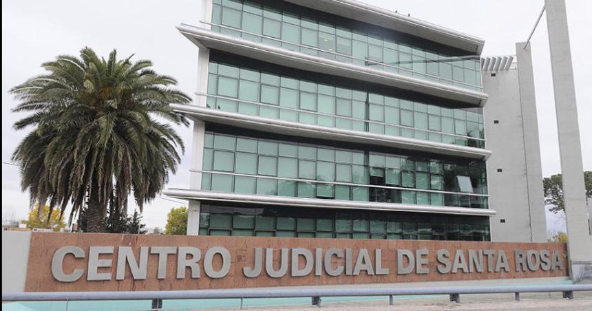 Una banda roboacute 27500 doacutelares en Santa Rosa y va a la caacutercel