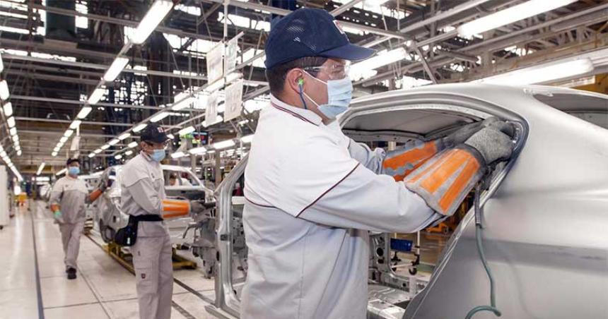 La produccioacuten automotriz registra un crecimiento del 24-en-porciento- anual