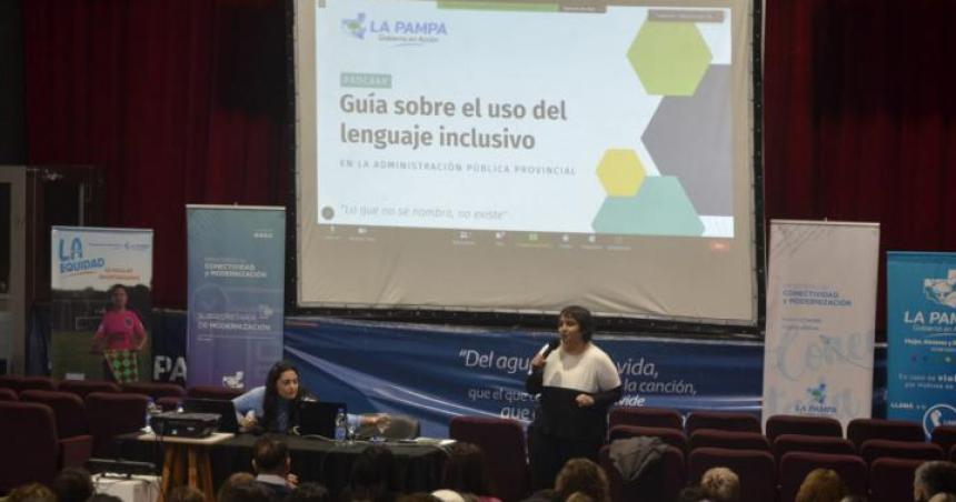 Administracioacuten puacuteblica- maacutes capacitacioacuten para una perspectiva de geacutenero