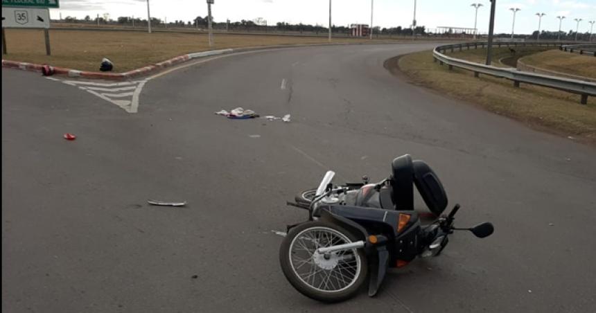 Una motociclista herida en la Rotonda del Avioacuten