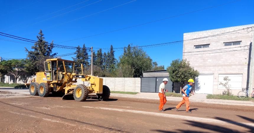 Sigue la pavimentacioacuten de la Felice