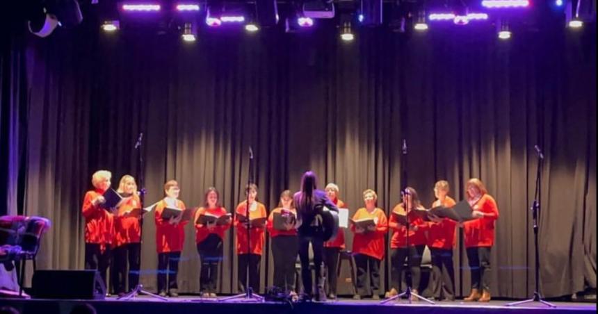 Nuevo concierto solidario Maacutes voces maacutes manos