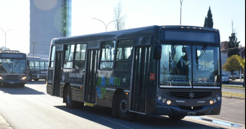 Hubo acuerdo salarial y se levanta el paro en el transporte