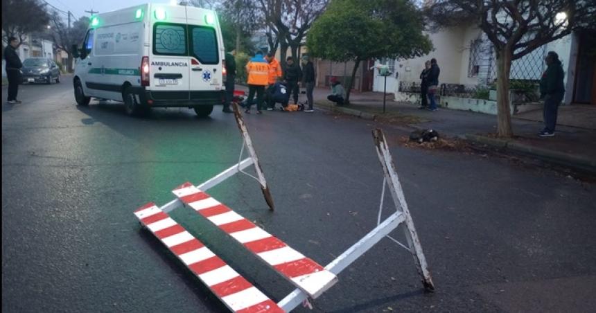 Motociclista herido tras chocar una valla en Pico