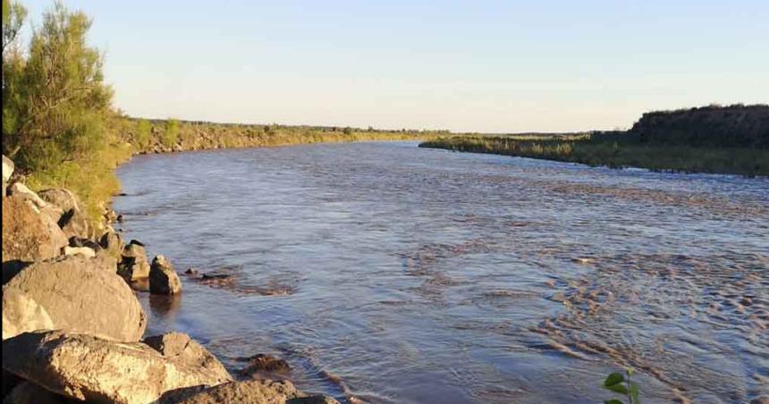 Por las lluvias hubo una importante crecida del riacuteo Colorado