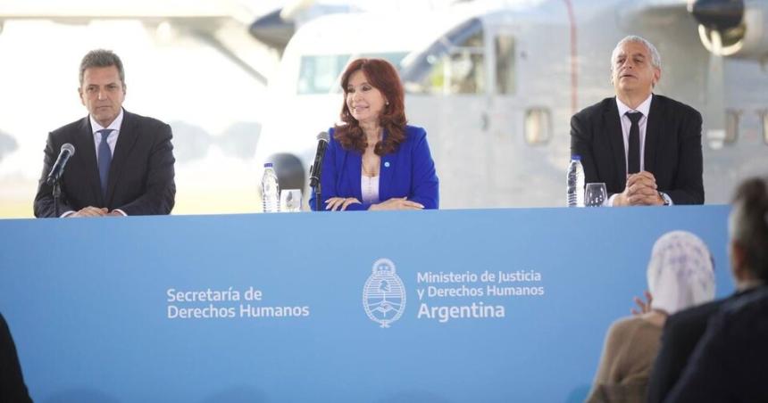 Cristina y Massa juntos en un acto- para ganar hay que apostar