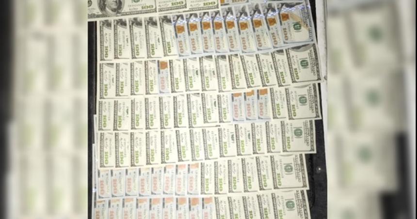 Secuestran droga casi 9000 doacutelares y maacutes de 1 milloacuten de pesos en la Ruta Provincial 102