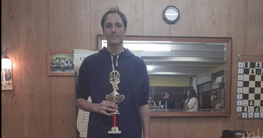 Lugones ganoacute el Prix de julio