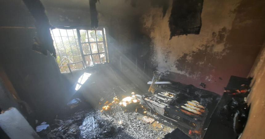 Un nene jugaba con un espiral y se le prendioacute fuego la casa