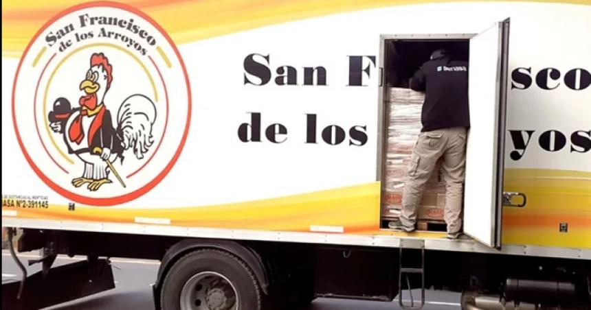 Decomisaron 10000 kilos de pollos en Catriloacute