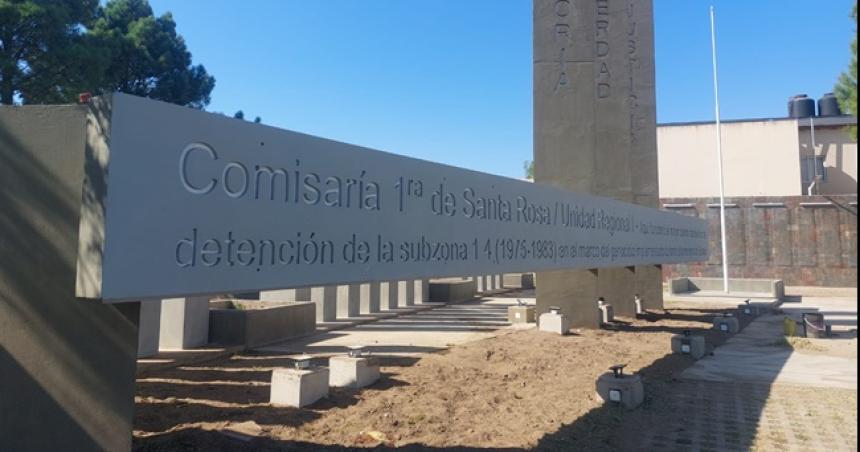 Presentan libro el Diacutea de los Derechos Humanos en La Pampa