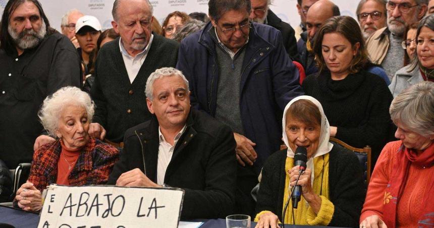 Repudio al modelo represivo de Morales- convocan a una marcha en todo el paiacutes