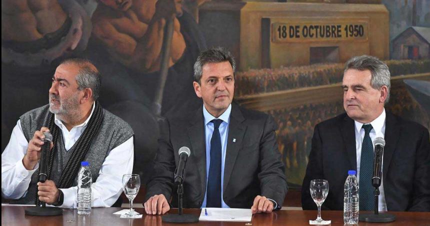 Massa- Nuestro primer desafiacuteo es mejorar el salario de los trabajadores 
