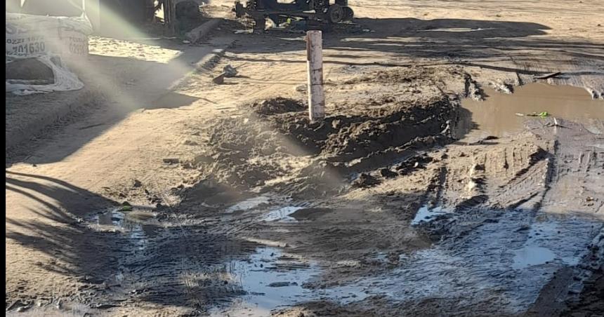 Vecinos de la calle Piedras advierten por un trabajo a medias