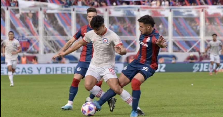 San Lorenzo cayoacute ante Argentinos Juniors que suentildea con meterse en la Copa Libertadores