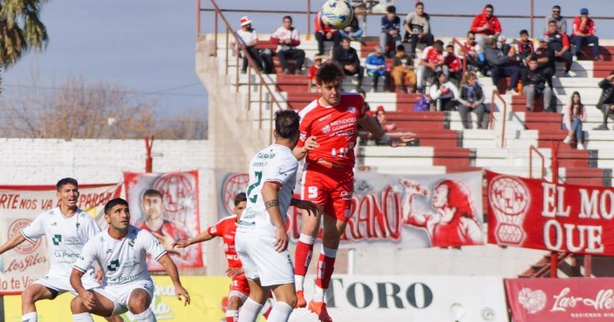 Huracaacuten Las Heras se lo ganoacute a Ferro de Pico sobre el final- 2 a 1