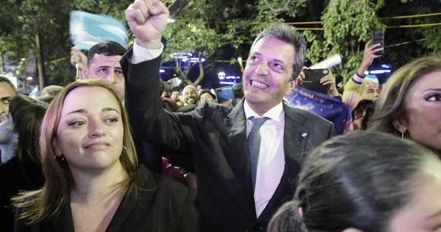 Massa alertoacute sobre el programa de ajuste de la oposicioacuten
