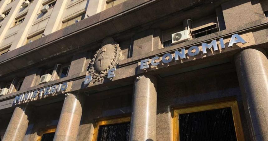 Economiacutea colocoacute bonos por 760604 millones en la uacuteltima licitacioacuten de julio
