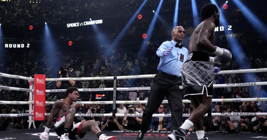 Crawford aplastoacute a Spence y se convirtioacute en el mejor welter del mundo 