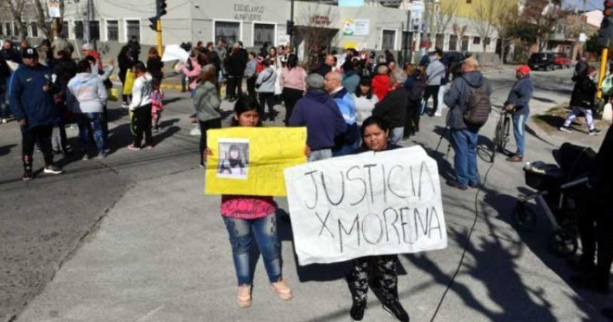 El asesinato de la nintildea de 11 antildeos en Lanuacutes irrumpioacute en la campantildea y paralizoacute su final