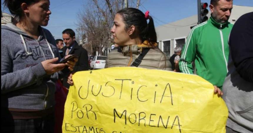 El dolor de la mamaacute de la nintildea asesinada en Lanuacutes- Pido justicia por mi hija