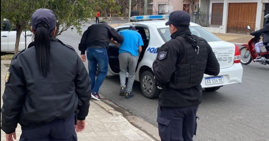 Un menor demorado por el arrebato a una mujer en Pico