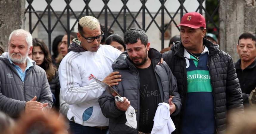 Dolor y reclamos de justicia en el adioacutes a Morena la nena asesinada