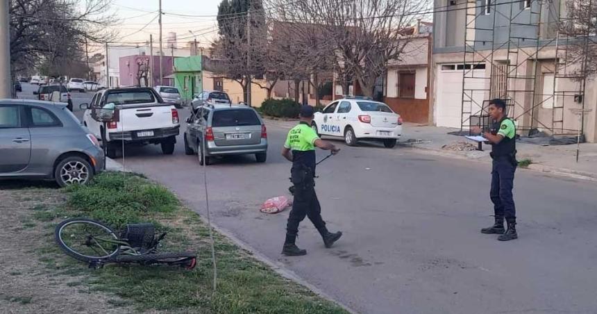Fallecioacute un ciclista atropellado por un auto en Villa Santillaacuten