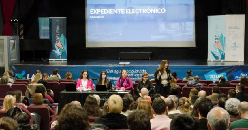 Capacitan para la gestioacuten documental electroacutenica