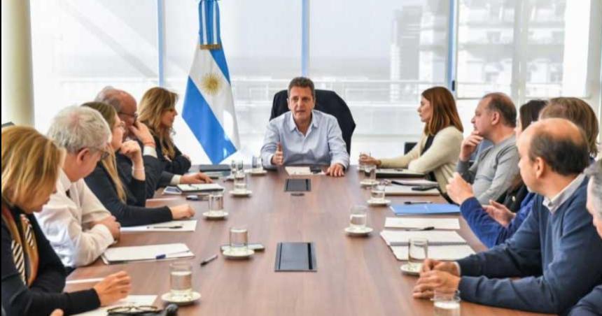 Tras las PASO Massa avanzaraacute con deacuteficit cero para 2024 y aliviaraacute el freno a importaciones