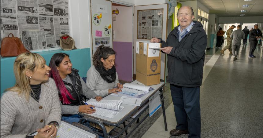 Schiaretti estaacute maacutes cerca de Macri que de Peroacuten