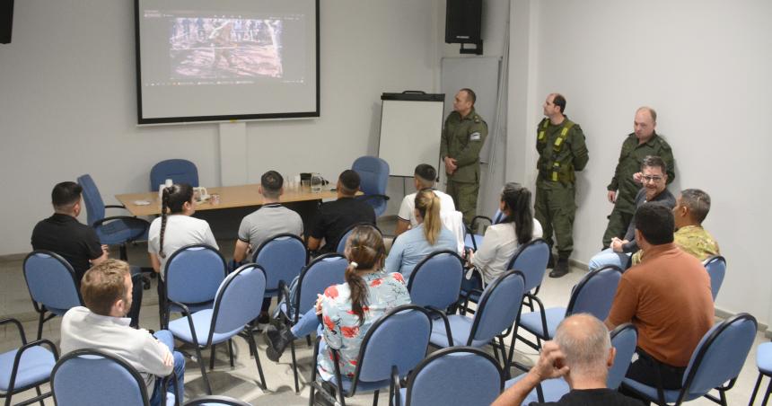 Gendarmeriacutea Nacional empieza a buscar los restos de Andrea Loacutepez