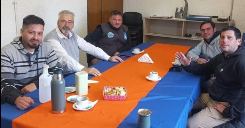 25 de mayo- el intendente Abeldantildeo se reunioacute con el gremio de vigiladores privados