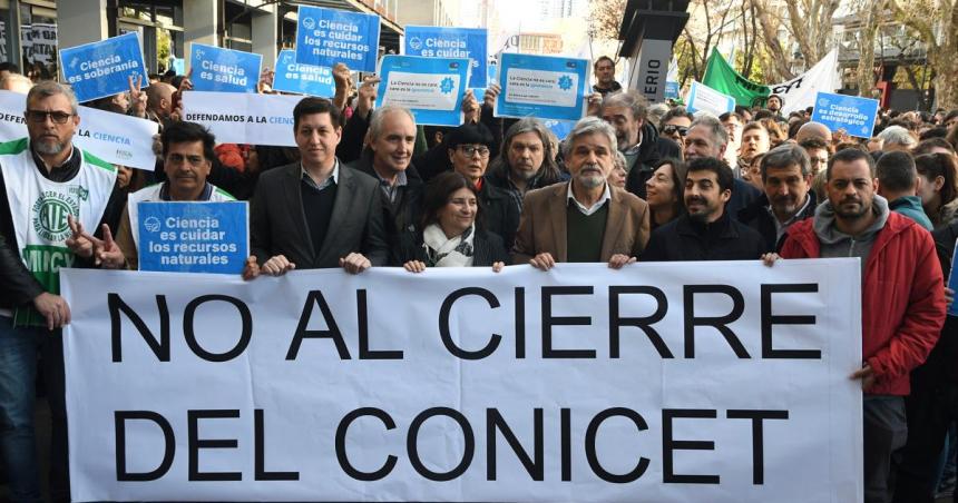 Trabajadores del Conicet se movilizaron en defensa de la ciencia