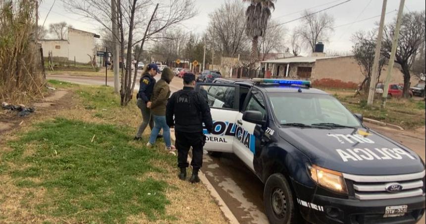 Una mujer proacutefuga fue detenida por la Policiacutea Federal en Santa Rosa
