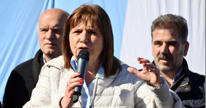 Bullrich evitoacute hablar de un adelantamiento de elecciones- No quiero echar maacutes lentildea al fuego