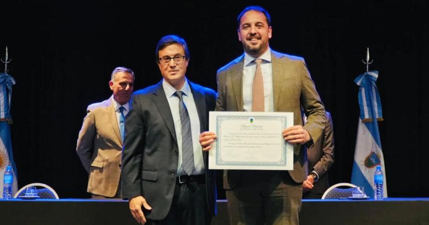 Entregaron diplomas a autoridades electas de 15 municipios